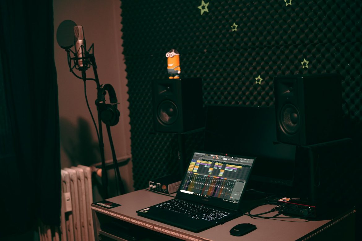 How to Connect Beats Studio Buds to iPhone, Android, Laptop, or Other Devices